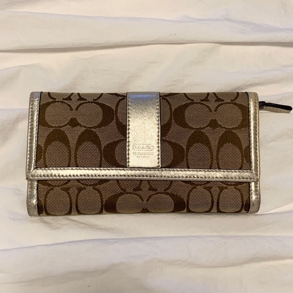 COACH Women’s Wallet - Picture 1 of 4